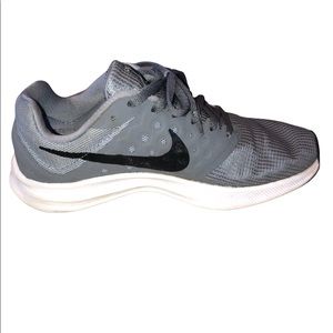 🎉HP!🎉Men’s Nike sneakers 👟!